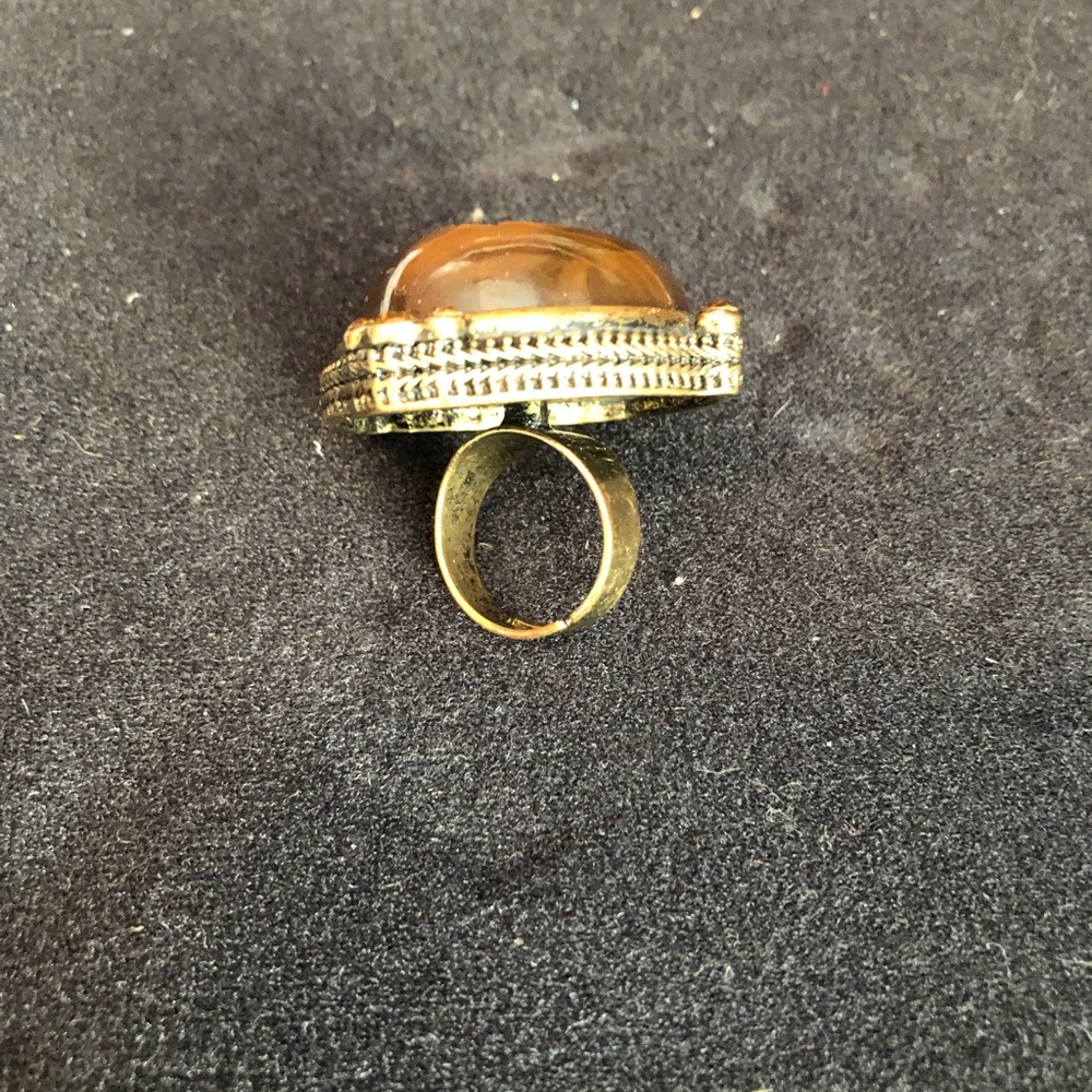 Large statement ring - Picture 2 of 3